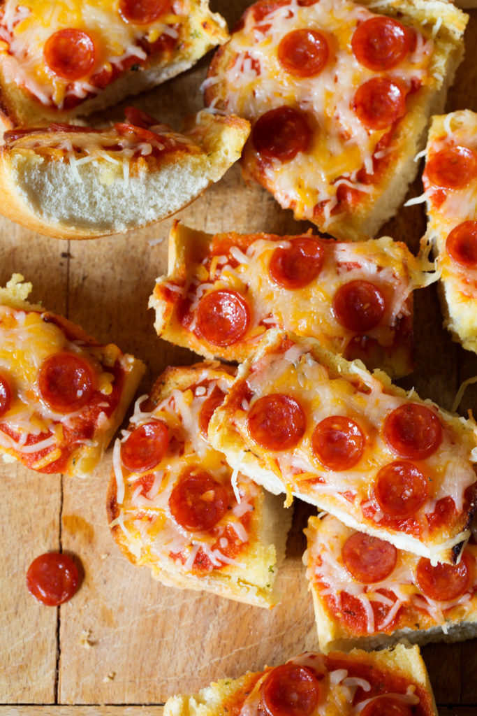 garlic-bread-pizza-real-food-by-dad